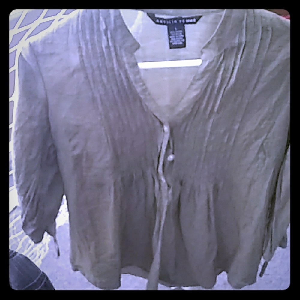 Women's clothing